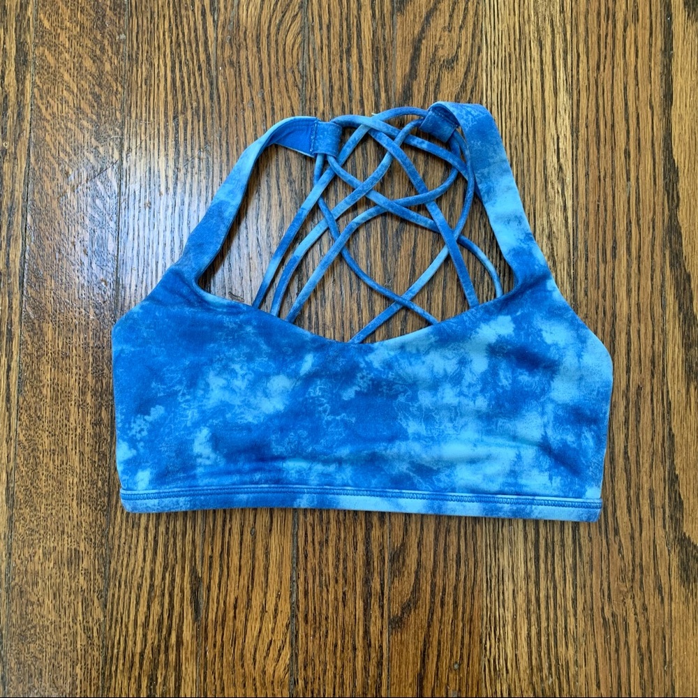 Lululemon sports bra size 4